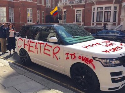 Carro de R$ 460 mil é pichado em Londres por causa de traição