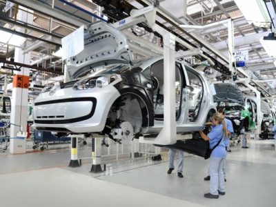 Produção de veículos em abril cai 22,9% em relação ao ano passado